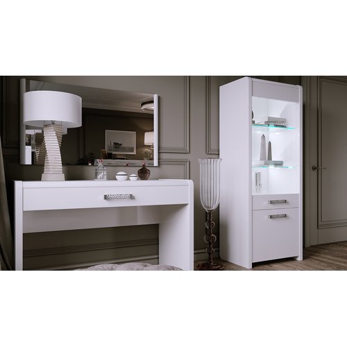 Витрина 2 Адель Радо