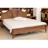 Деревянная кровать Амальтея с фигурным изголовьем