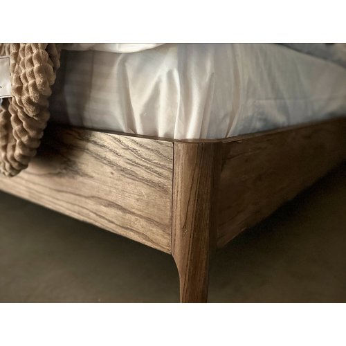 Деревянная кровать Глория с мягким изголовьем Радо Деревянная кровать Глория с мягким изголовьем Радо