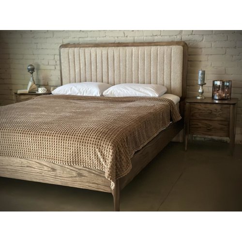 Деревянная кровать Глория с мягким изголовьем Радо Деревянная кровать Глория с мягким изголовьем Радо