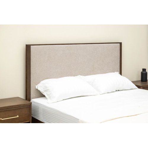 Ліжко дерев'яне KAPELLA з м'яким узголів'ям Мебус