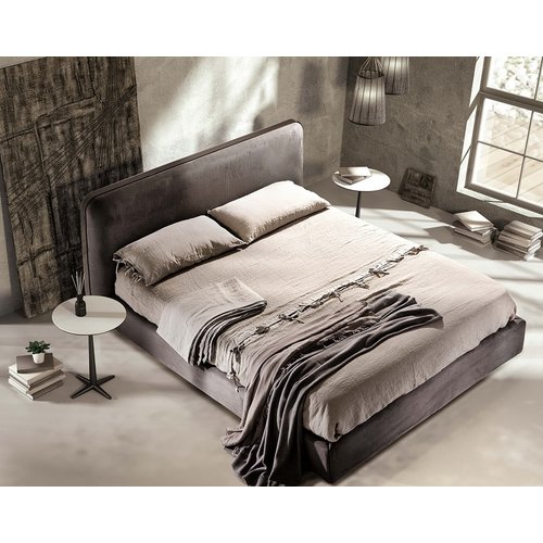 Кровать с мягким изголовьем Модель №2