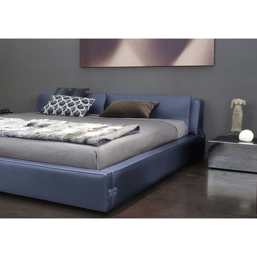 Двуспальная кожаная кровать Модель 22