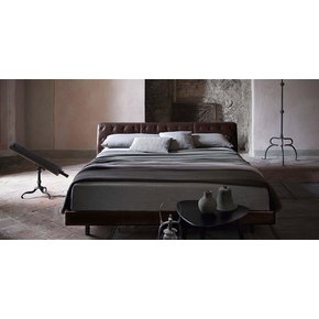 Двуспальная кожаная кровать Модель 82